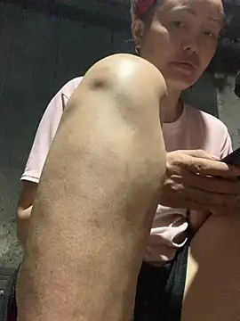 Snapshot of May125 chatting on April 12, 3:28 pm May125 online show from April 12, 3:28 pm