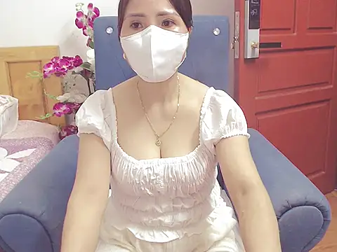 ruby 8x online show from September 17, 11:45 am