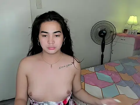 Snapshot of Alovelydoll_nica chatting on November 20, 4:56 am Alovelydoll nica online show from November 20, 4:56 am