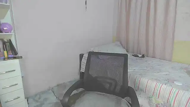 im miauhg online show from July 26, 6:32 am