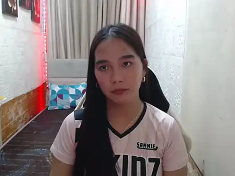 Snapshot of Sweet_sammie04 chatting on September 15, 3:23 pm Sweet sammie04 online show from September 15, 3:23 pm