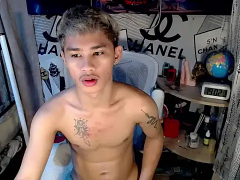 asianhardcock25 online show from April 18, 11:03 am