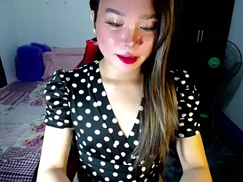 Urassiansweetcummer online show from October 24, 7:54 pm