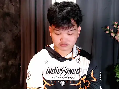 Reynelcock online show from October 3, 10:07 pm