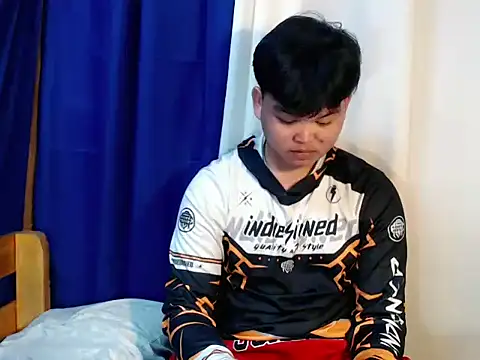 Reynelcock online show from November 2, 4:15 am