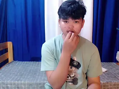 Reynelcock online show from February 8, 5:05 pm