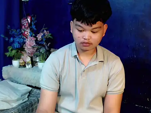 Reynelcock online show from February 12, 4:46 pm