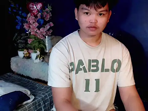 Reynelcock online show from March 13, 3:24 am