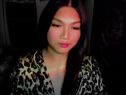 Snapshot of Lou_heart chatting on December 2, 8:48 pm Lou heart online show from December 2, 8:48 pm