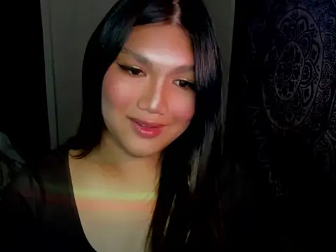 Snapshot of Lou_heart chatting on December 5, 1:09 pm Lou heart online show from December 5, 1:09 pm