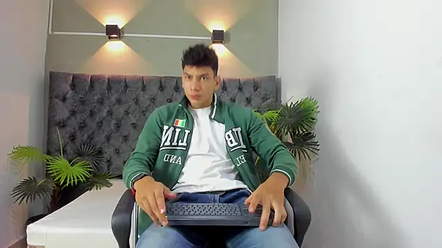 Snapshot of ALAN_REDINGER chatting on September 9, 12:59 pm ALAN REDINGER online show from September 9, 12:59 pm