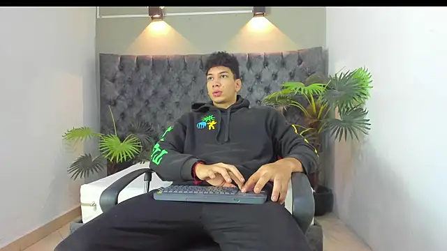 Snapshot of ALAN_REDINGER chatting on September 24, 12:52 pm ALAN REDINGER online show from September 24, 12:52 pm