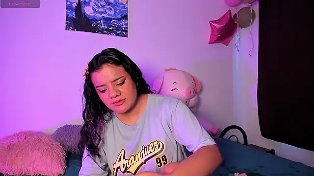 Shophie thoopson online show from November 27, 11:23 am