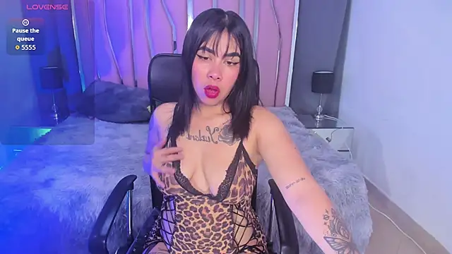 Snapshot of Dantzel_ chatting on November 28, 12:30 pm Dantzel online show from November 28, 12:30 pm