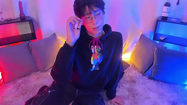 luixdust  online show from September 23, 5:10 am