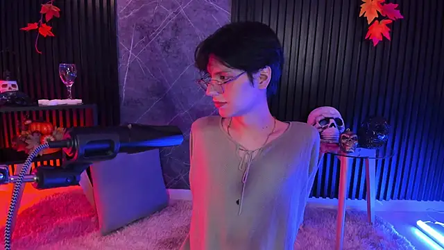 luixdust  online show from October 22, 4:02 am