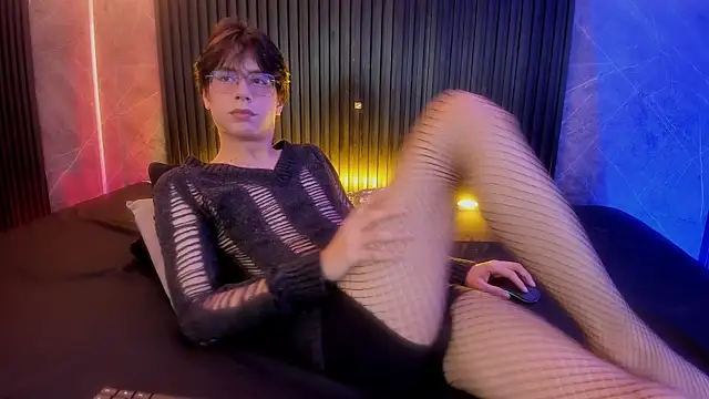 luixdust  online show from November 9, 11:19 am