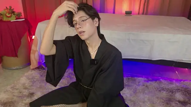 luixdust  online show from November 11, 5:51 am