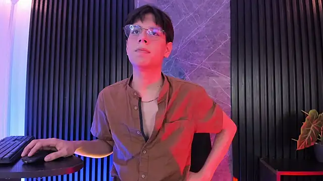 luixdust  online show from November 30, 5:44 am