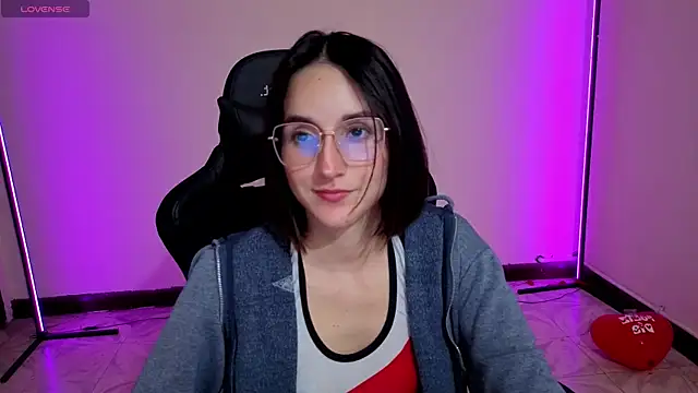 Snapshot of MiaLozanox chatting on September 30, 8:19 am MiaLozanox online show from September 30, 8:19 am