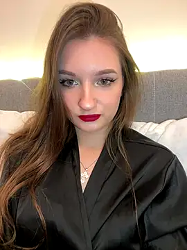 Snapshot of AdelinaEmber chatting on October 7, 10:56 am AdelinaEmber online show from October 7, 10:56 am