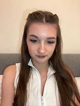 AdelinaEmber online show from December 16, 9:36 am