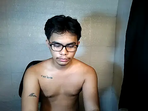 Snapshot of davaomilker chatting on March 1, 5:15 pm davaomilker online show from March 1, 5:15 pm