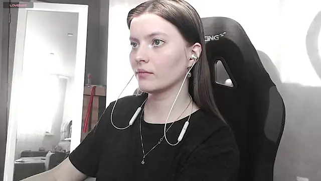 cute elfy  online show from September 23, 2:31 pm