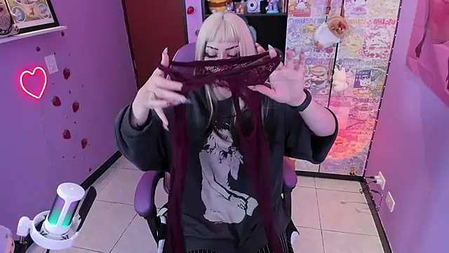 Vero Osb  online show from November 21, 12:10 am