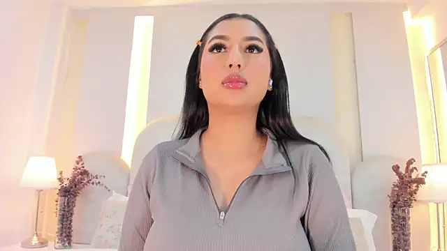 SalomeeBell online show from October 1, 8:59 pm