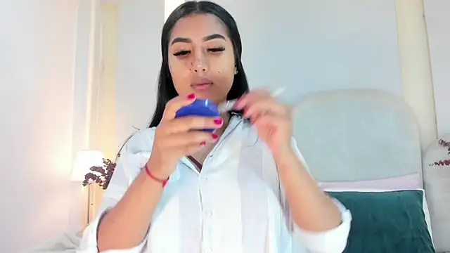 SalomeeBell online show from November 10, 8:41 pm