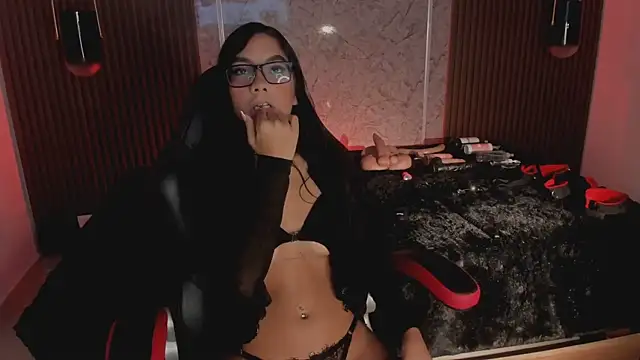 liah cleir online show from October 8, 8:50 pm