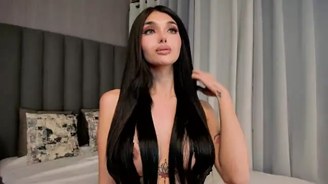 EmeraldGreyson online show from February 6, 1:21 am