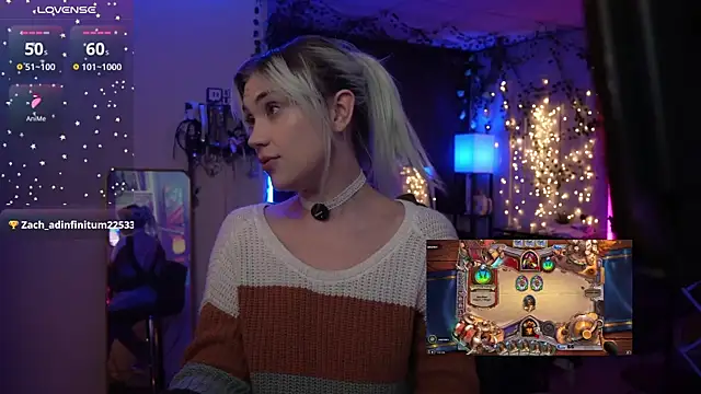 littlelune online show from November 17, 1:22 am