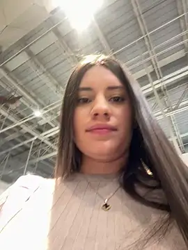 Snapshot of Isabella21_ chatting on January 16, 11:31 pm Isabella21 online show from January 16, 11:31 pm