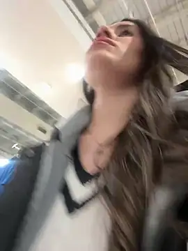 Snapshot of Isabella21_ chatting on February 4, 12:38 am Isabella21 online show from February 4, 12:38 am