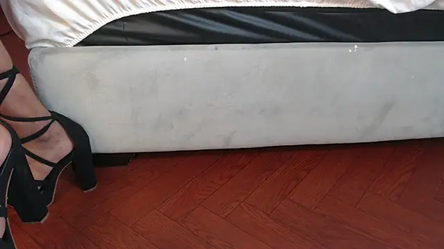 LorenBeiker- online show from November 29, 11:24 am