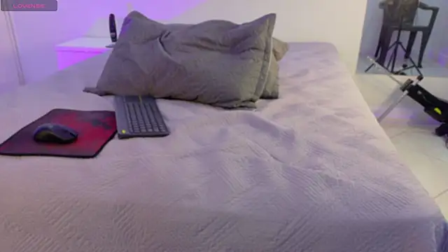 BeccaReedd online show from October 3, 3:03 am