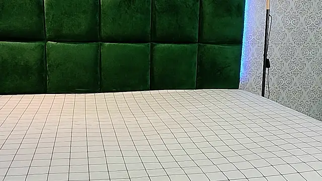 BeccaReedd online show from December 16, 3:33 am