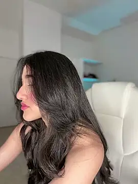 julieta jhonss online show from June 18, 2:12 am