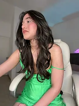 julieta jhonss online show from August 2, 1:04 am