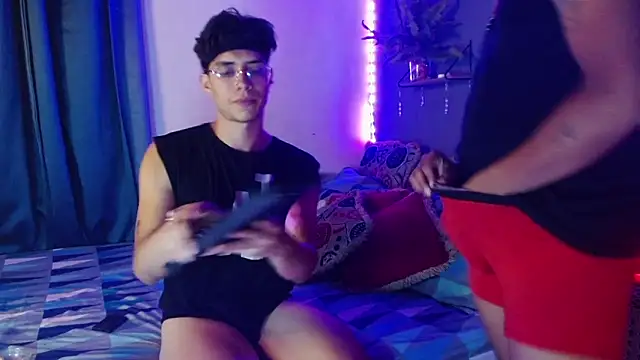 Snapshot of Dylann_west chatting on September 25, 3:54 am Dylann west online show from September 25, 3:54 am