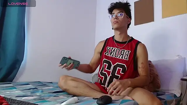 Snapshot of Dylann_west chatting on November 10, 8:08 pm Dylann west online show from November 10, 8:08 pm