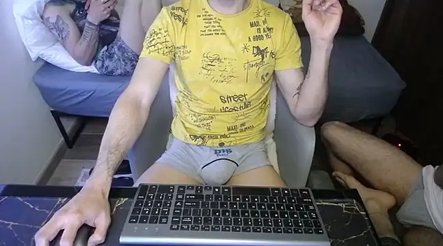 Snapshot of bossking017 chatting on January 15, 6:19 pm bossking017 online show from January 15, 6:19 pm