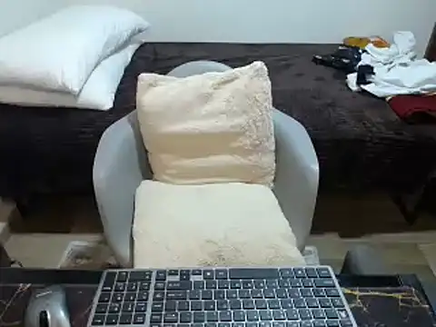 Snapshot of bossking017 chatting on January 31, 11:35 pm bossking017 online show from January 31, 11:35 pm