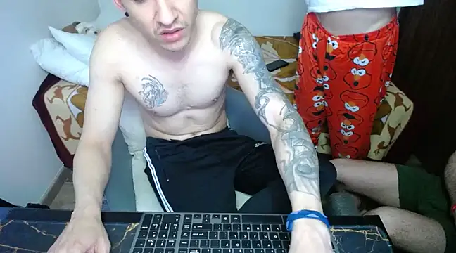 Snapshot of bossking017 chatting on February 10, 12:29 pm bossking017 online show from February 10, 12:29 pm