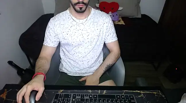 Snapshot of bossking017 chatting on February 22, 11:46 am bossking017 online show from February 22, 11:46 am