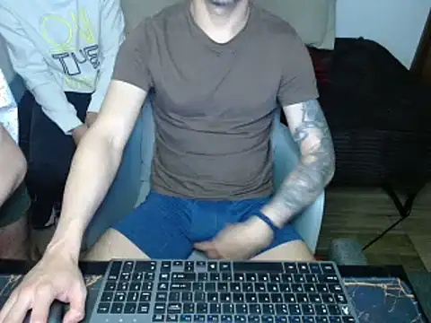 Snapshot of bossking017 chatting on February 23, 2:29 am bossking017 online show from February 23, 2:29 am