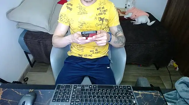 Snapshot of bossking017 chatting on March 7, 12:04 am bossking017 online show from March 7, 12:04 am