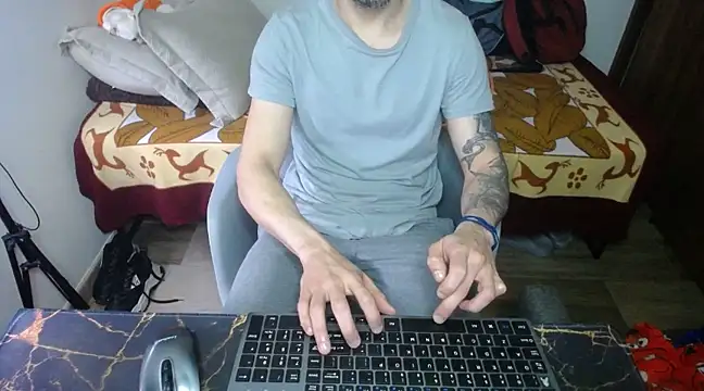 Snapshot of bossking017 chatting on March 14, 1:57 pm bossking017 online show from March 14, 1:57 pm